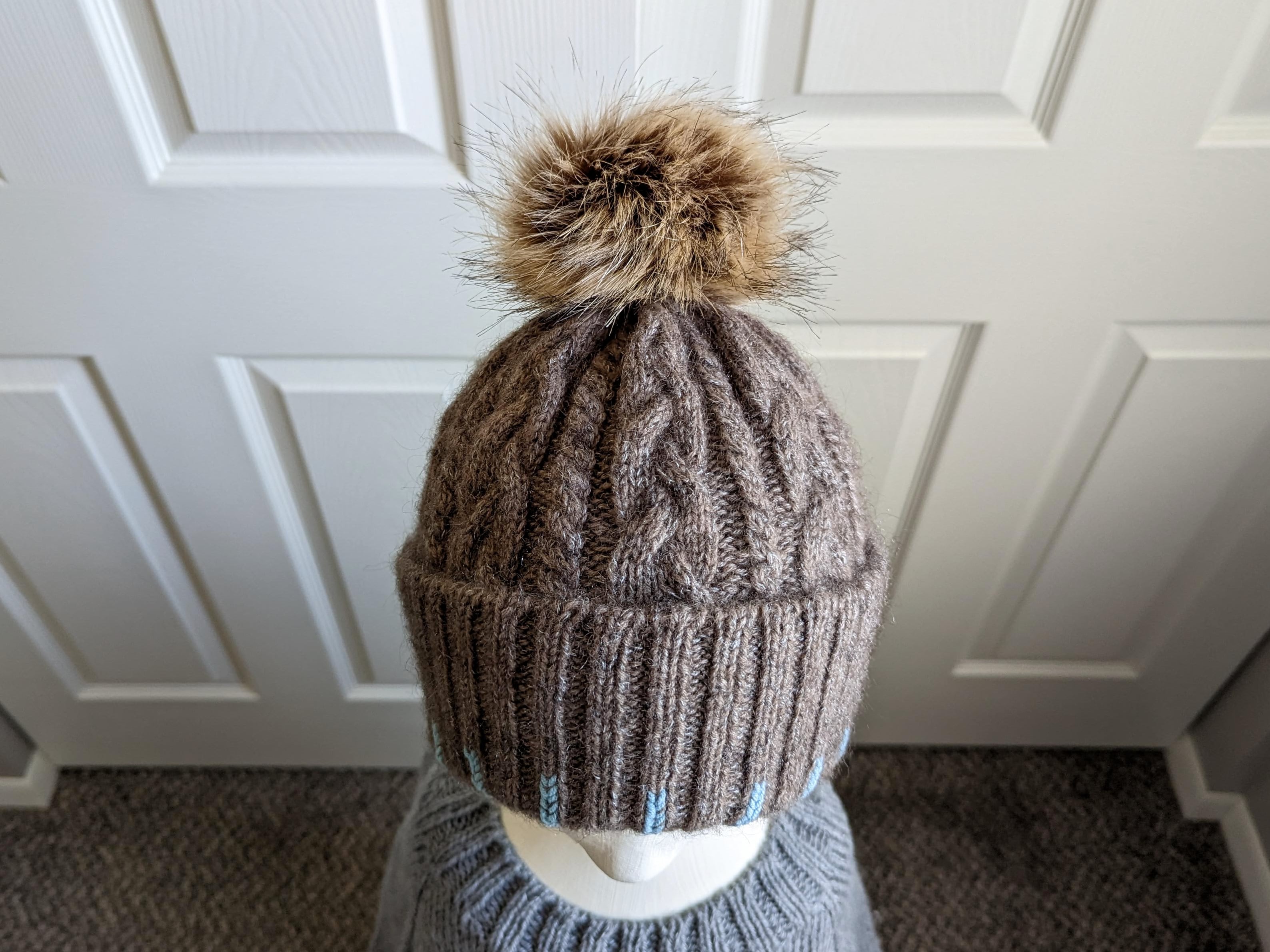 Cable Knit Beanie Hat with Removable Fur Pom Pom - Cozy Brown Hat with  Folded Brim Ear Warmer - Soft Winter Wear
